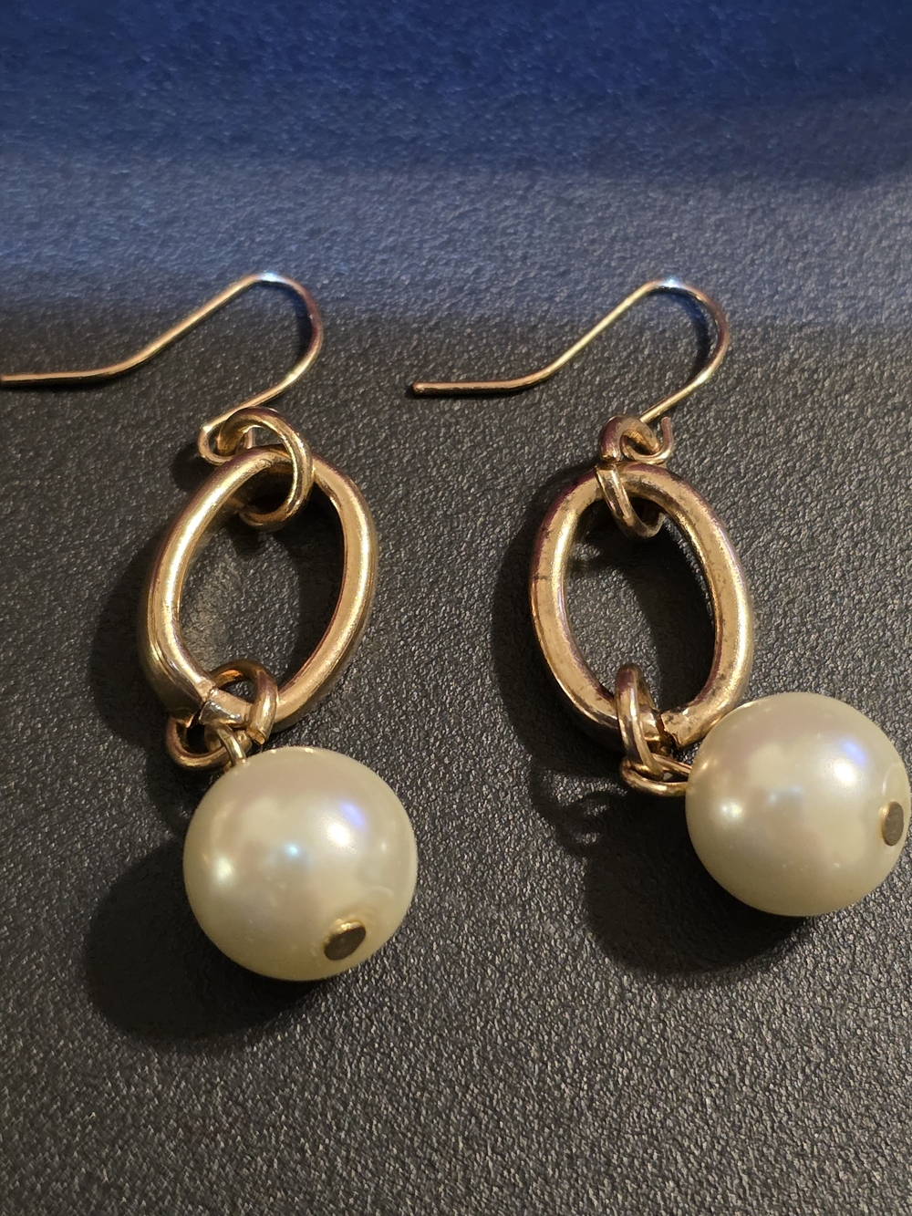 Vintage Pearl Earring Trio in White and Gold - Picture 5 of 8